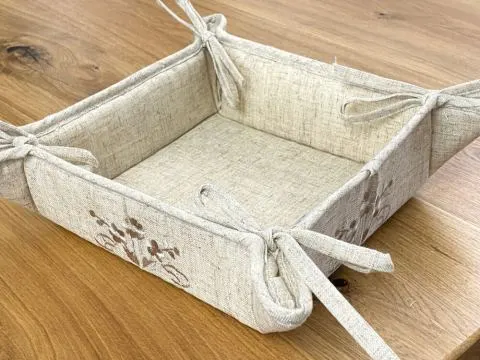 Lniany koszyk wiązany z haftem na pieczywo 20x20 cm beżowe kwiatuszki wz 023 - 1 szt