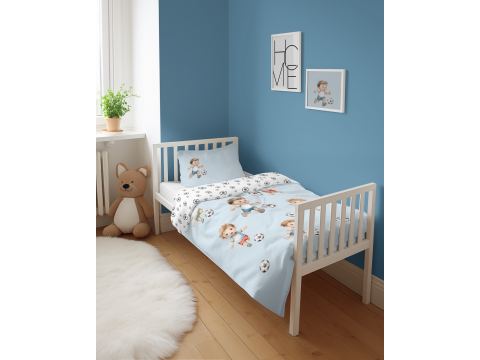 Pościel z bawełny 100x135 + 40x60 chłopczyk z piłką na niebieskim tle do łóżeczka 5142 a