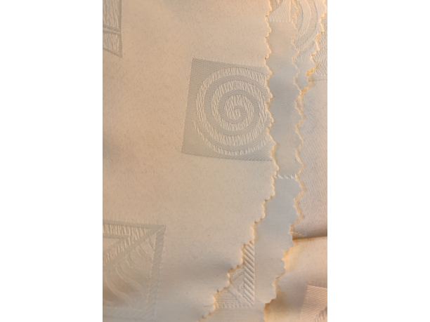 Obrus plamoodporny 130x160 cm wzorek jasny krem owalny