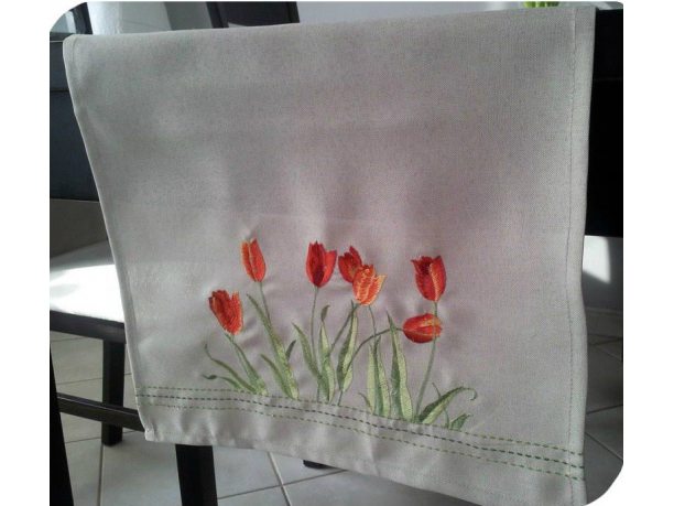 Szal haftowany 40x 85 cm   Tulipany   047