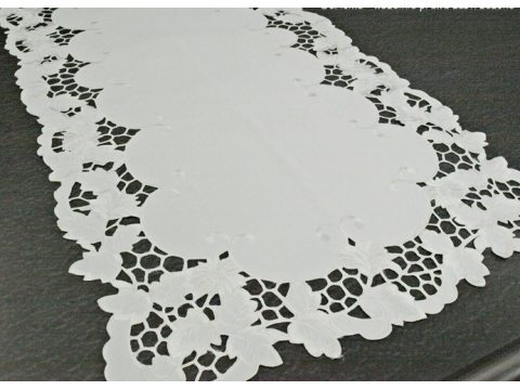 Bieżnik haftowany - biały - 60x120 cm - wz. 962