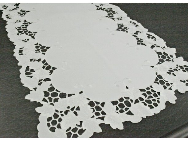 Bieżnik haftowany - biały - 60x120 cm - wz. 962