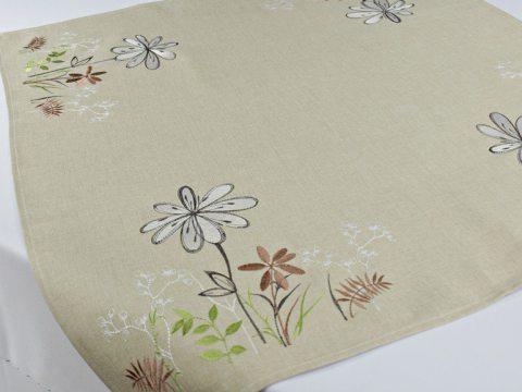 Bieżnik -  haftowany - beżowo, brązowe kwiatki  - 85 x 85 cm - INT 070-1