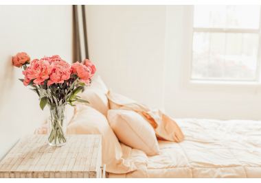 Metamorfoza sypialni na Walentynki. Stwórz romantyczną przestrzeń dzięki tekstyliom